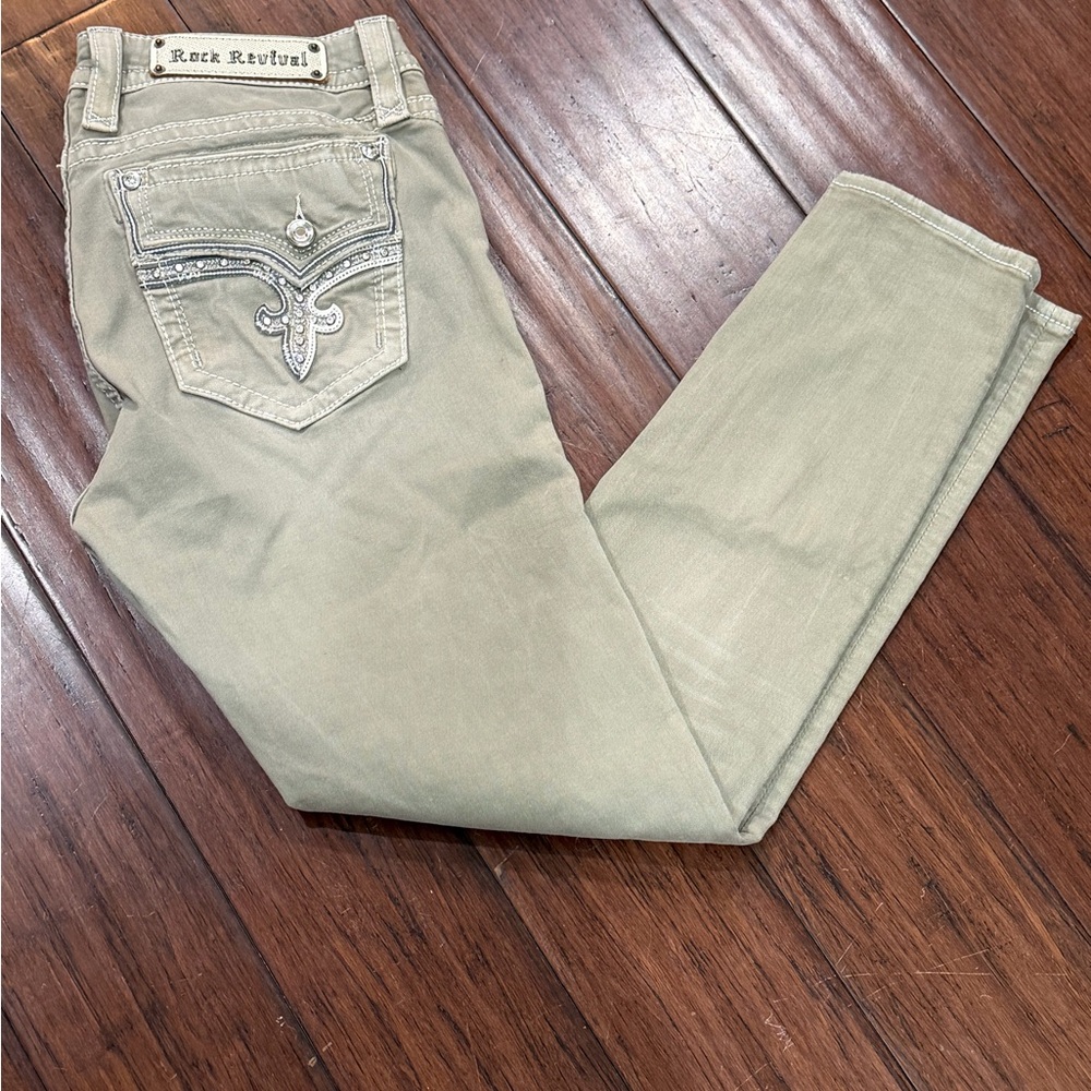 Rock Revival Women's ankle  Skinny Jeans with Embellished Back Pockets 31